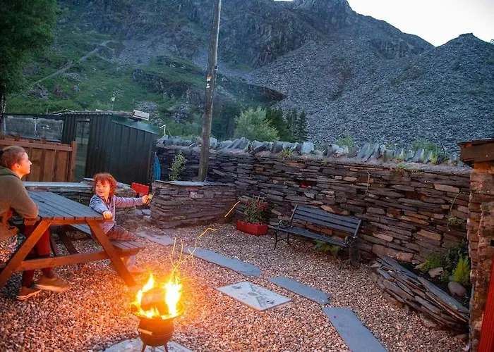 Traditional 19Th Century Slate Miners Cottage